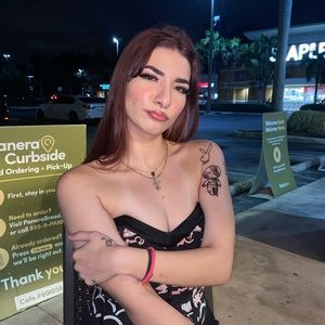 Meet your Posher, Mia